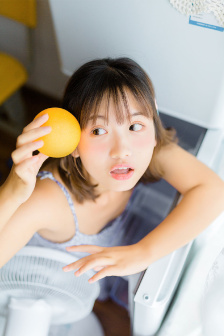 男生自慰趴着磨蹭床单不GV